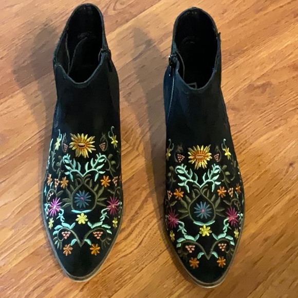 Diba since 1990 Black Suede Leather Boot with Embroidery - Picture 2 of 5